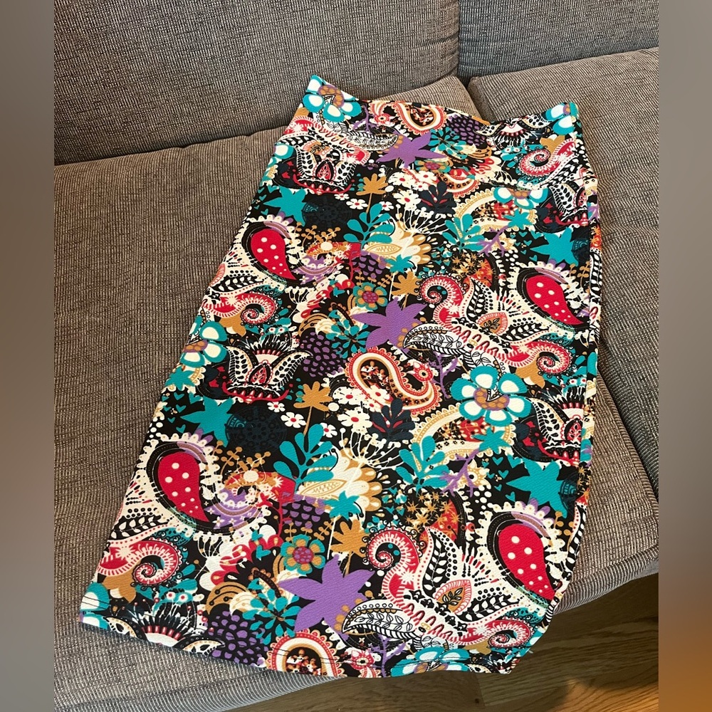Multicolor floral LulaRoe Cassie pencil skirt